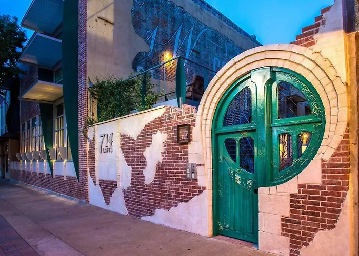 Green Door Lofts -Magnolia Loft, Silos/Downtown