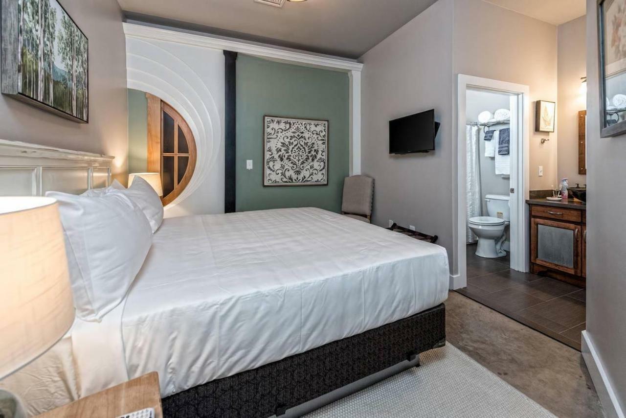 Apartment Door Lofts -magnolia Loft, Silos/downtown *