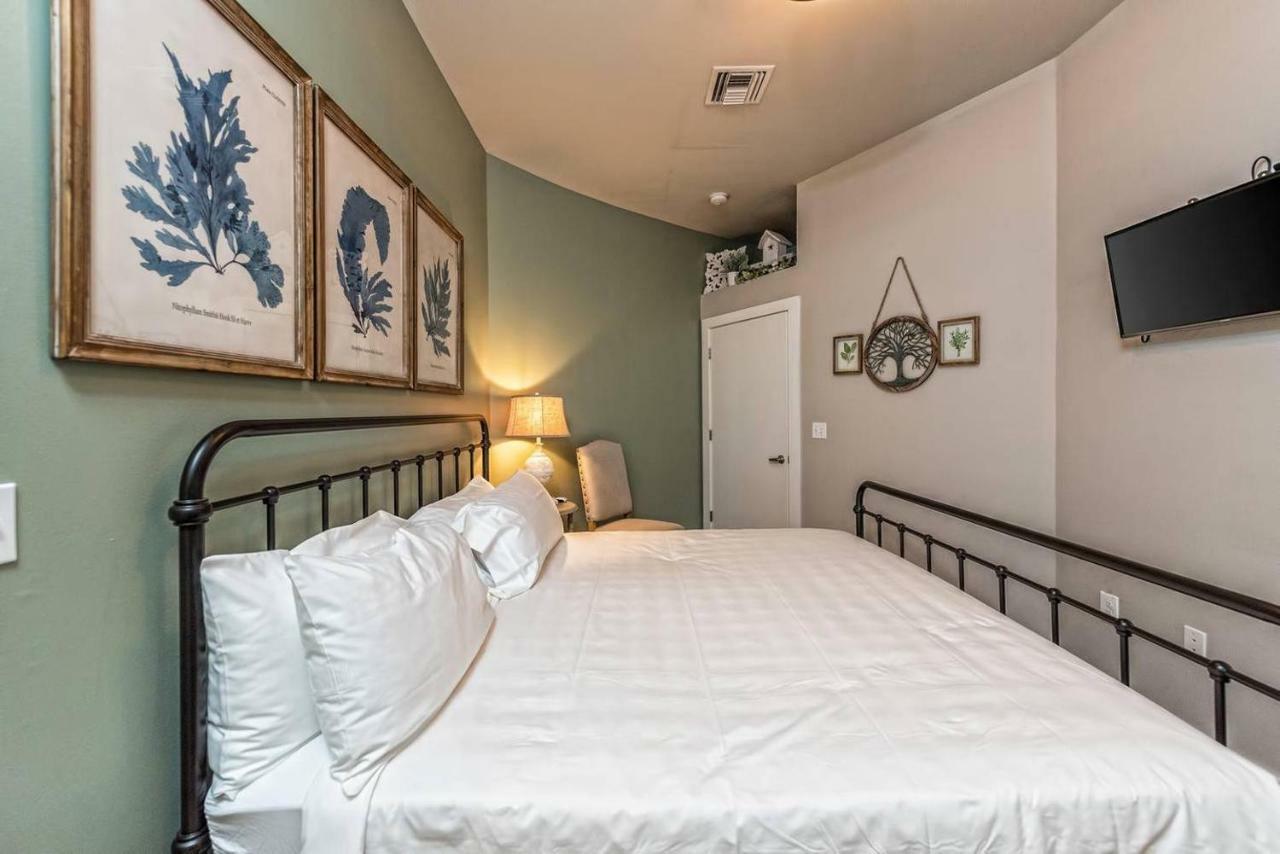Apartment Door Lofts -magnolia Loft, Silos/downtown Waco