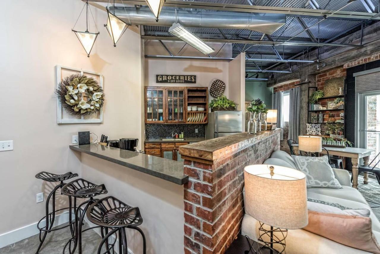 Apartment Door Lofts -magnolia Loft, Silos/downtown *