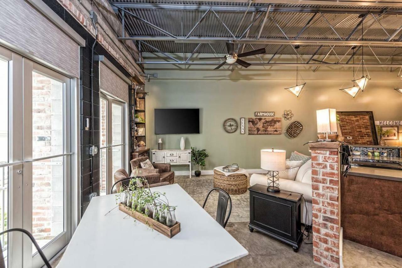 Door Lofts -magnolia Loft, Silos/downtown Apartment
