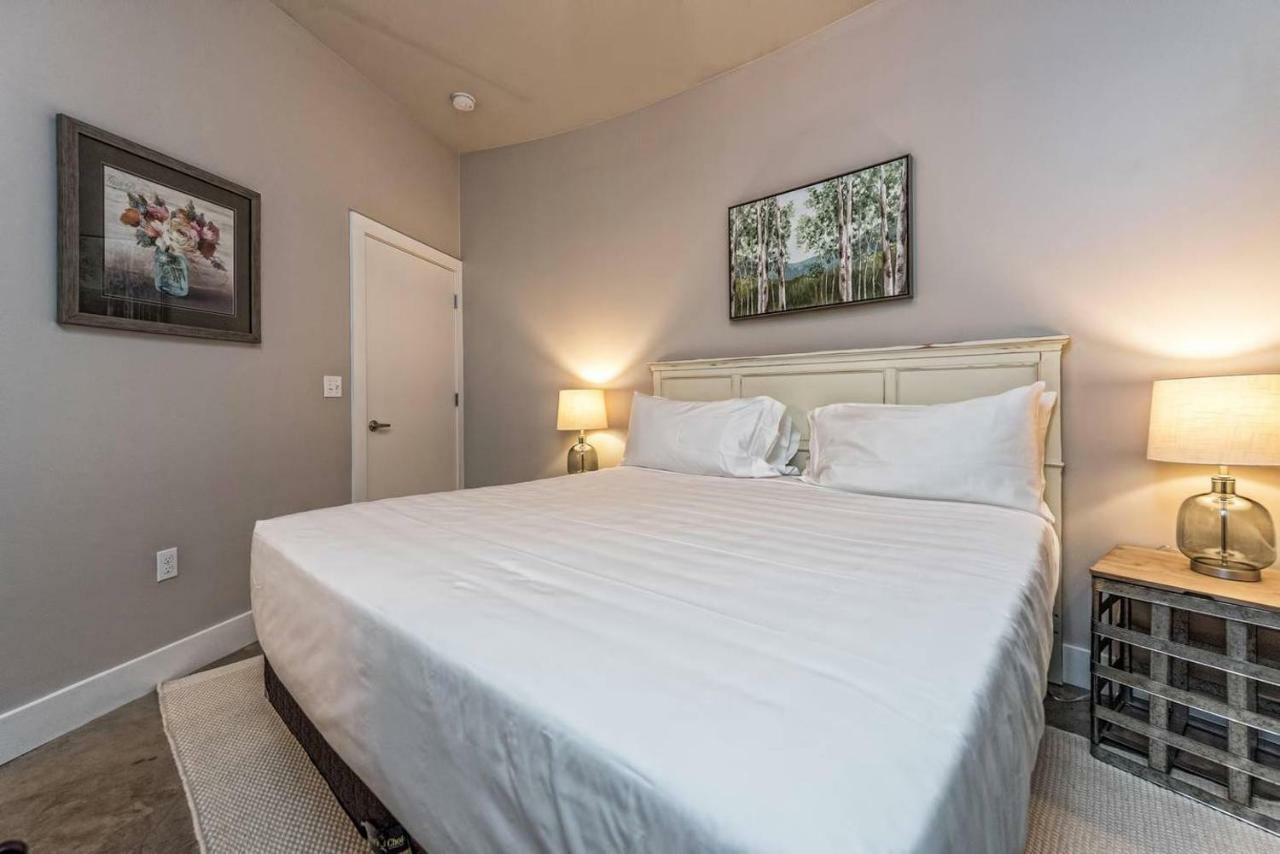 Apartment Door Lofts -magnolia Loft, Silos/downtown Waco