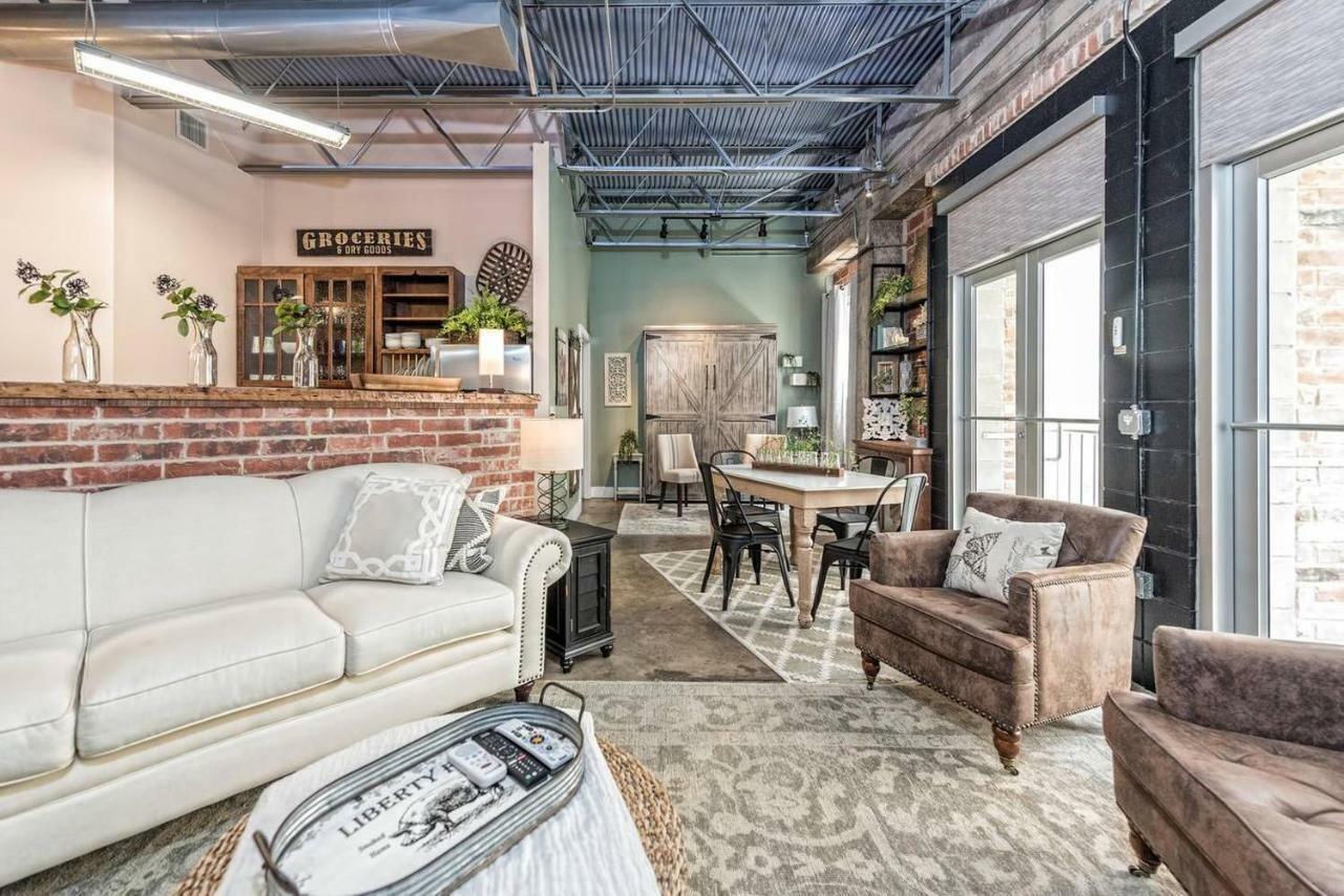 Door Lofts -magnolia Loft, Silos/downtown Apartment