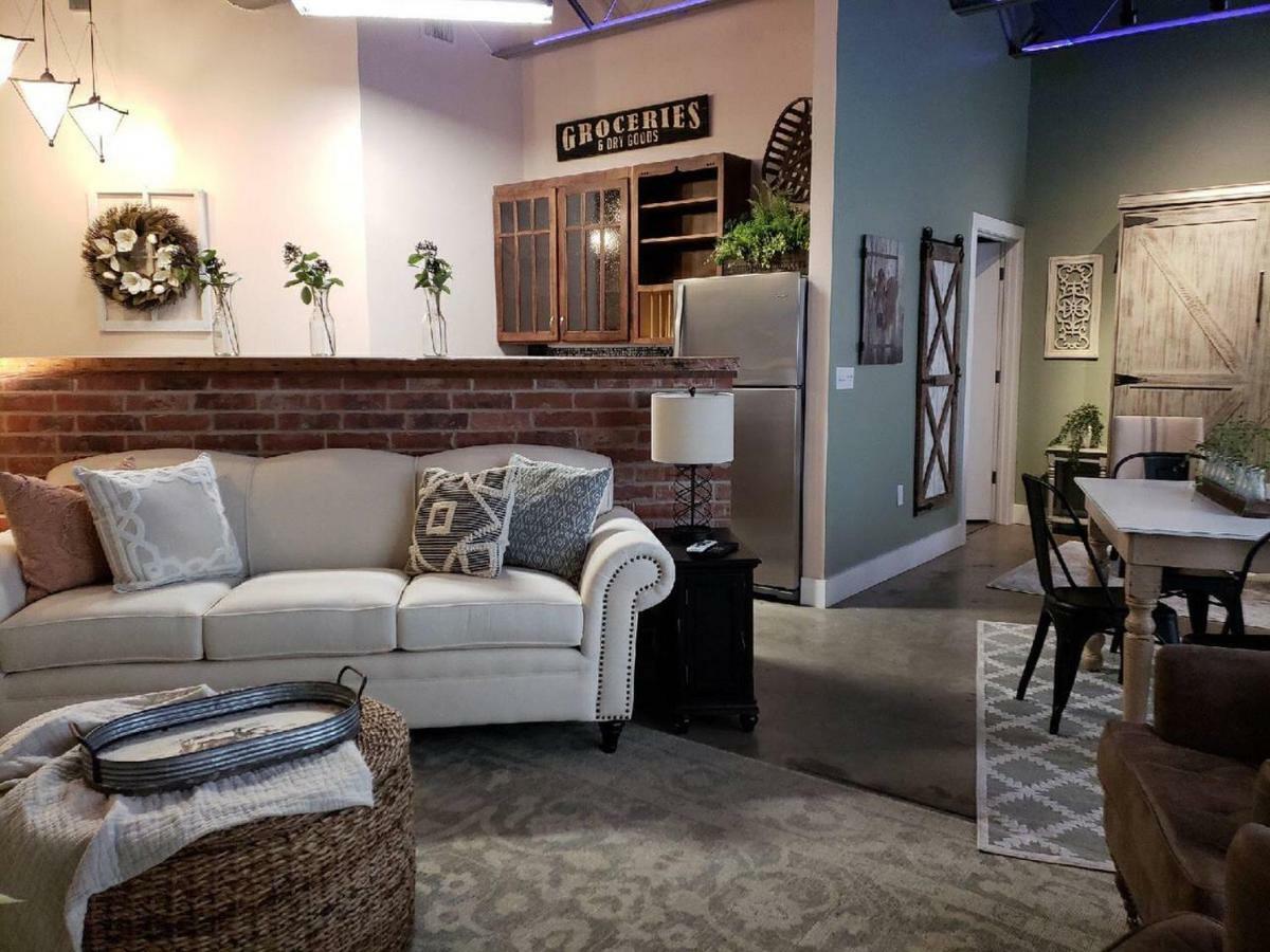 Door Lofts -magnolia Loft, Silos/downtown Apartment