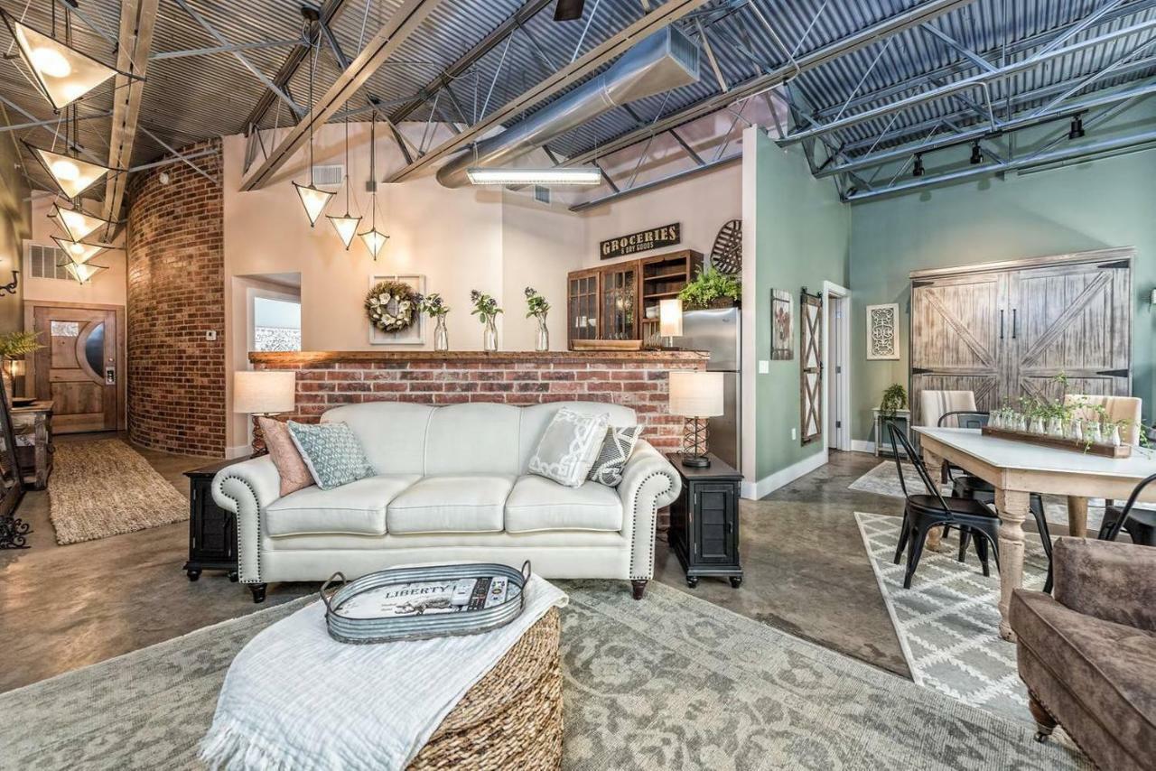 Apartment Door Lofts -magnolia Loft, Silos/downtown Waco