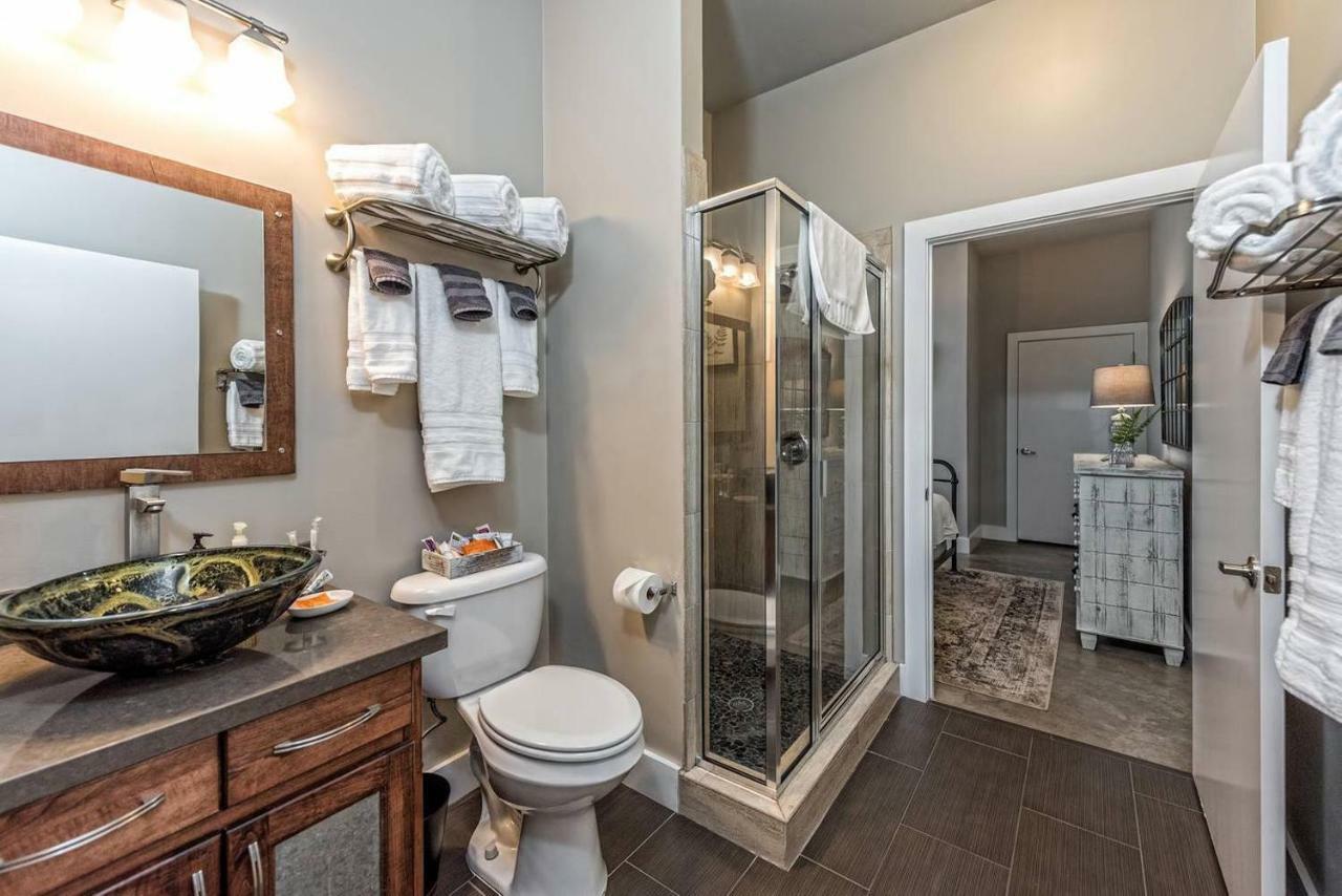 Apartment Door Lofts -magnolia Loft, Silos/downtown Waco