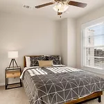 Chic Downtown Waco Apartment