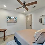 The Retreat - Stylish Home By Silos & Baylor