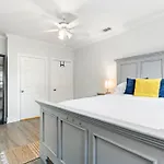 Charming Townhouse In Downtown Waco!
