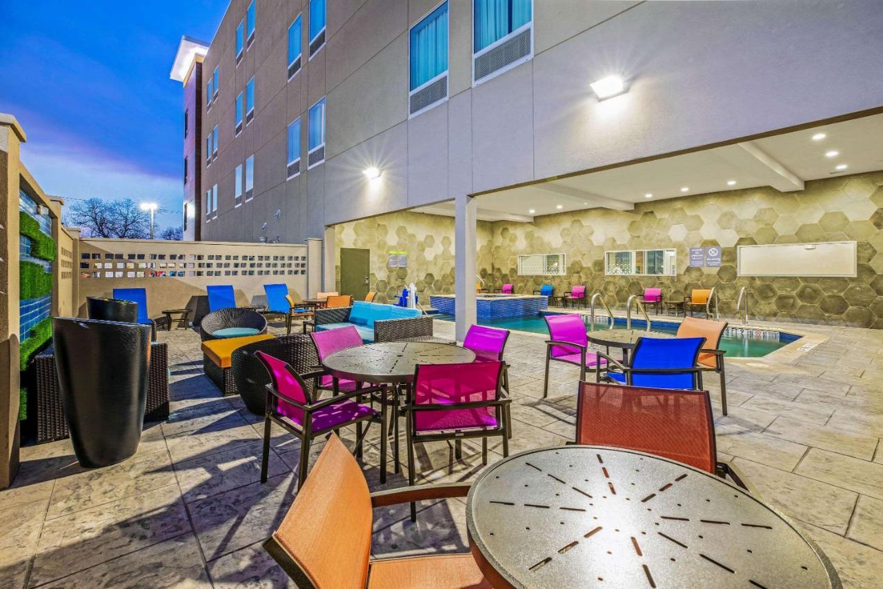 Hotel La Quinta By Wyndham Baylor Downtown
