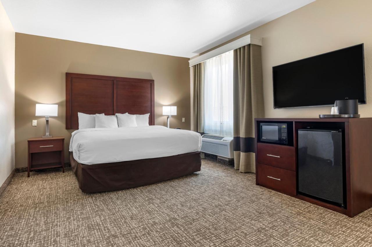 Hotel Comfort North - Near Area