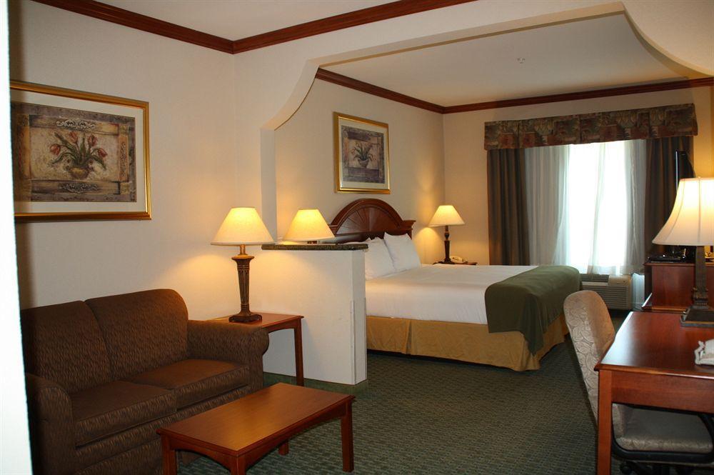Comfort & Hotel Waco