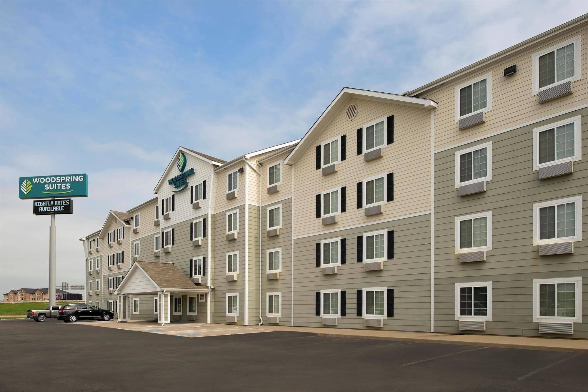Woodspring Near Hotel 2*