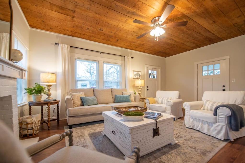 Holiday home New-ethel Rose Cottage-5 Min To Magnolia Silos