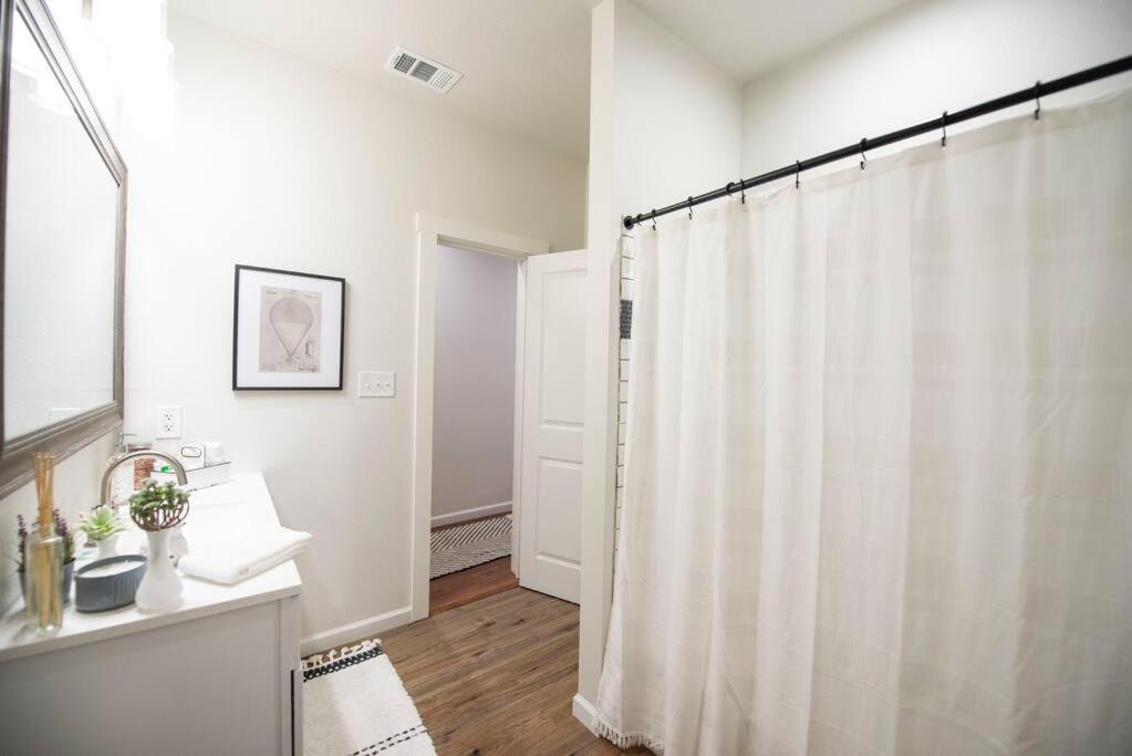 Holiday home New-ethel Rose Cottage-5 Min To Magnolia Silos *