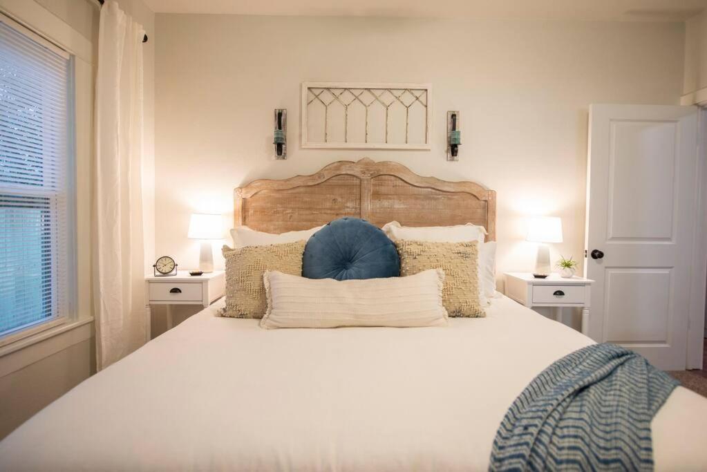 Holiday home New-ethel Rose Cottage-5 Min To Magnolia Silos Waco