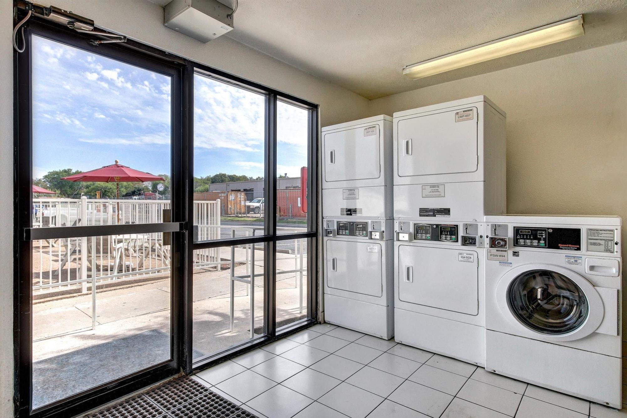 Days By Wyndham Area