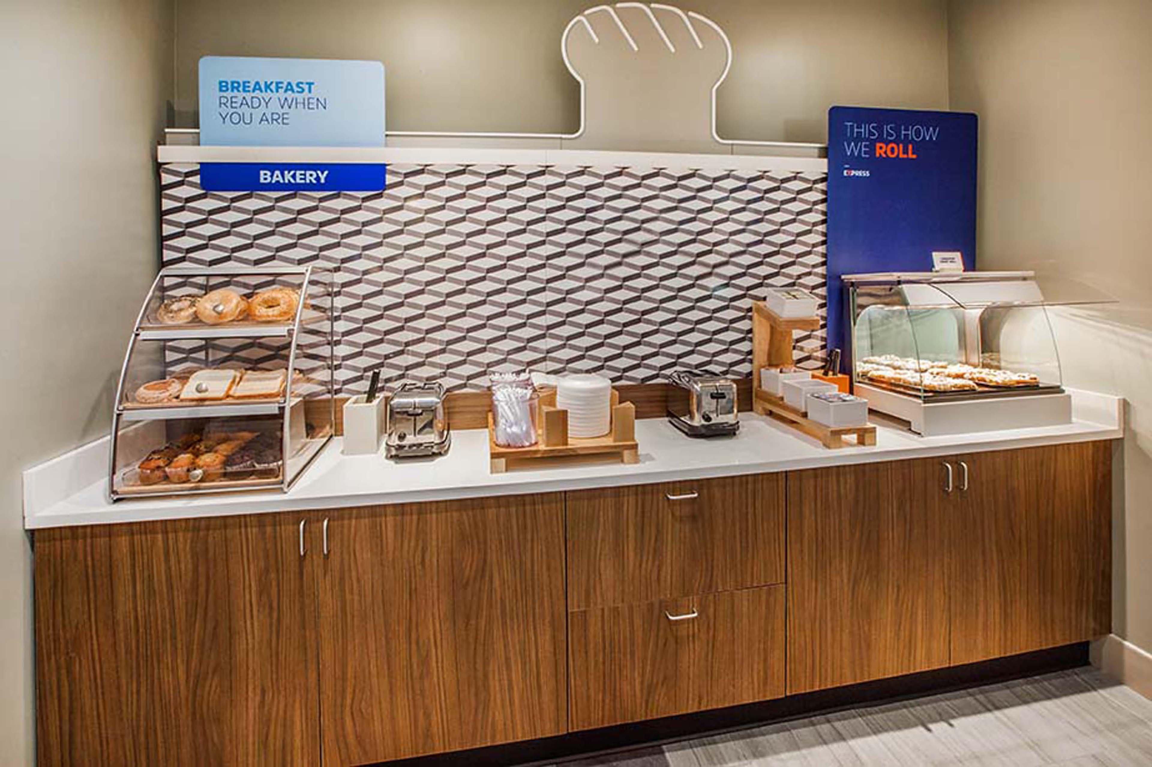 Express & South By Ihg 3*