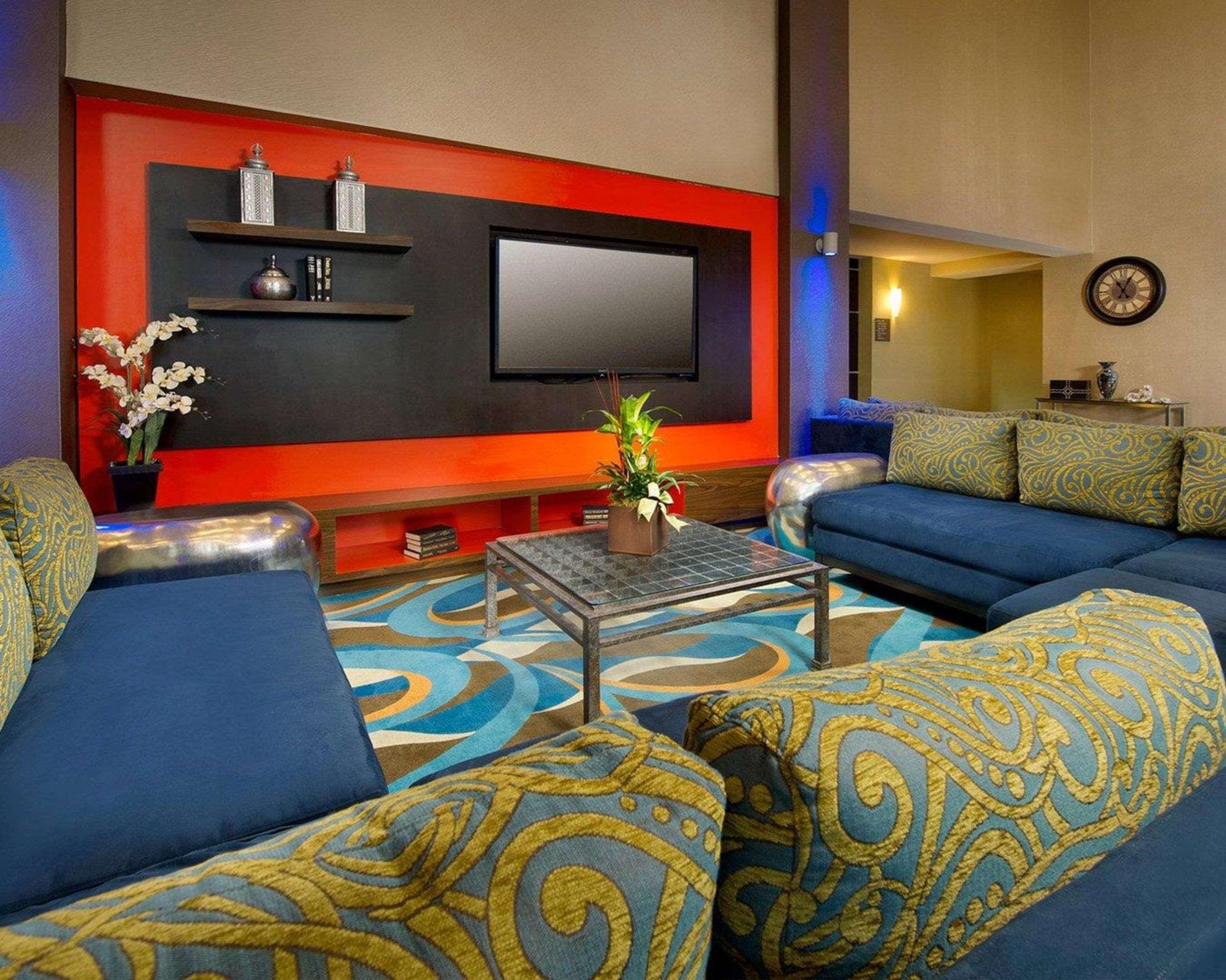 Comfort North - Near Area Hotel 3*