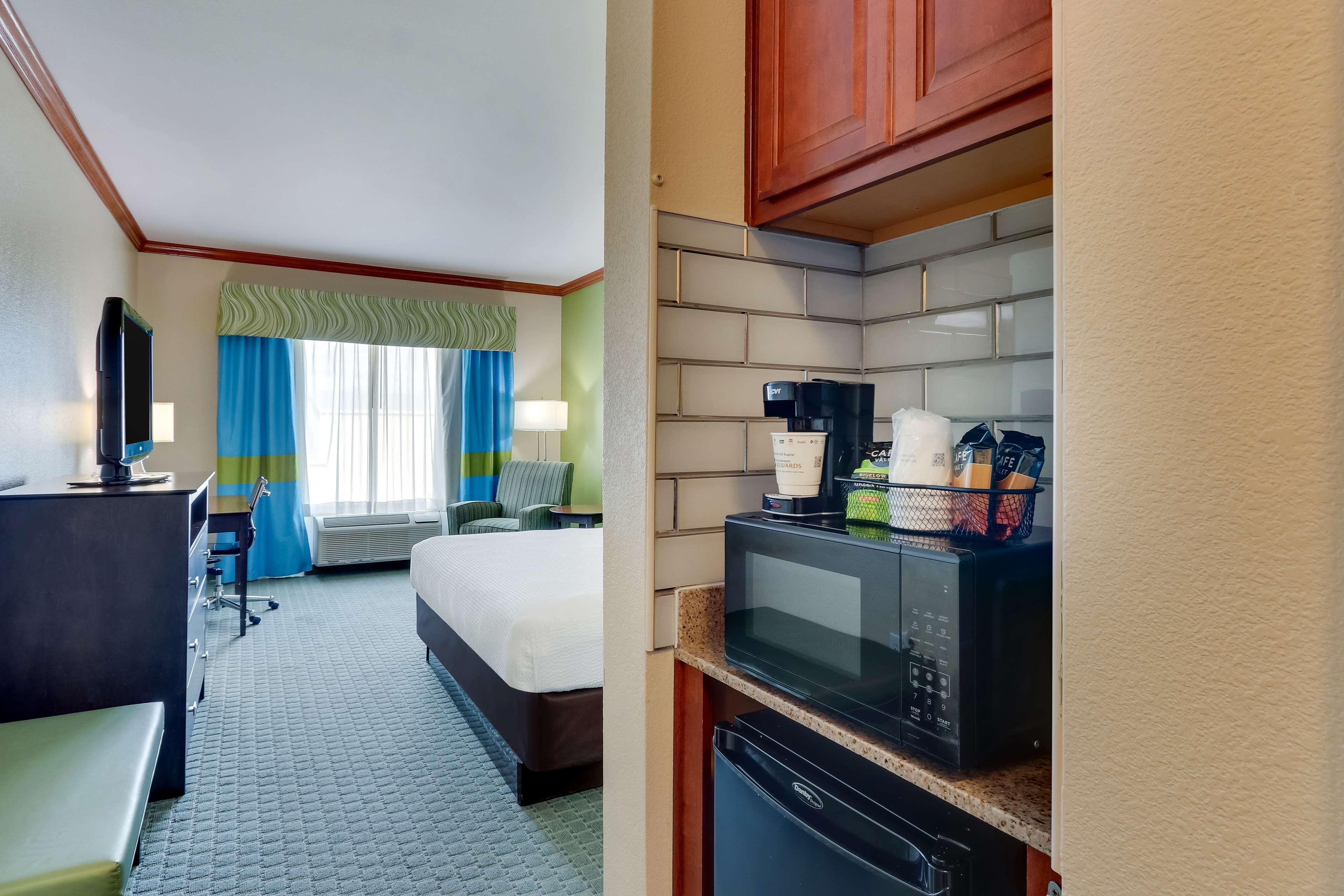 Hotel Comfort & Waco