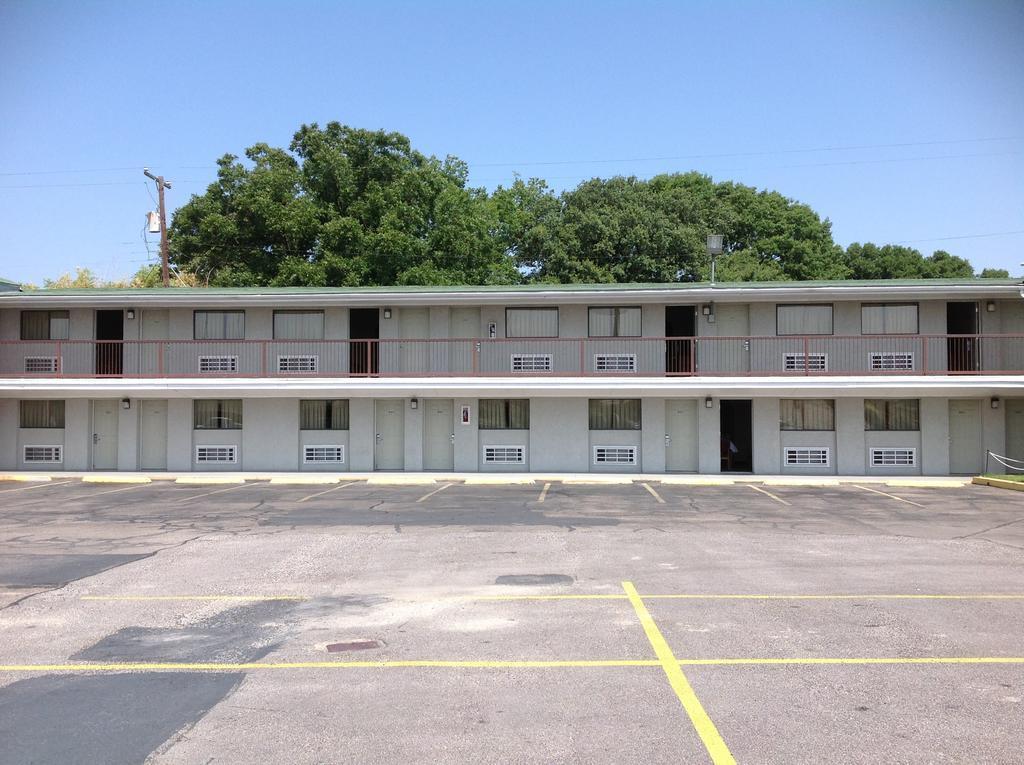 Knights Franklin Ave 2* Waco