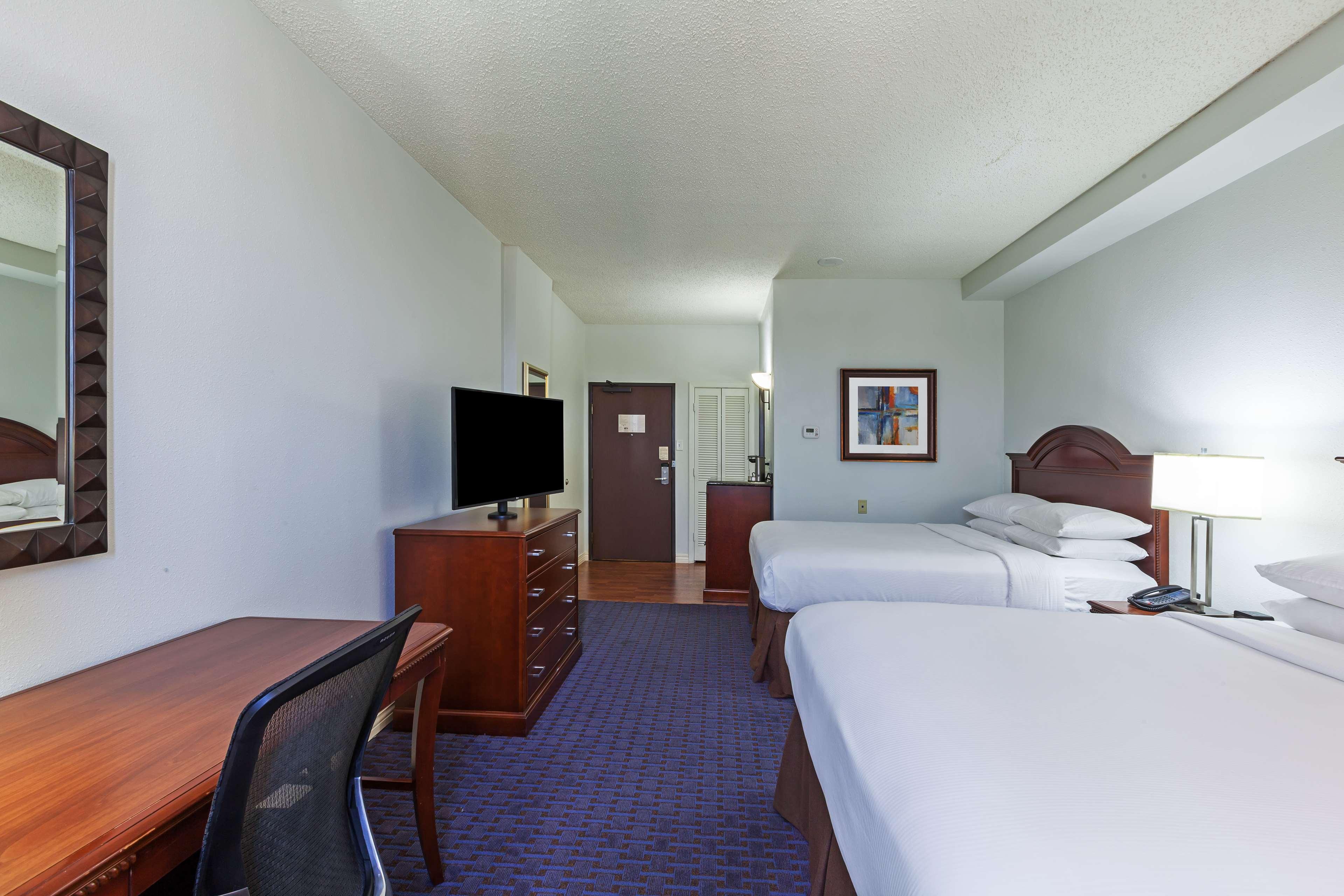 Hilton Hotel 3*