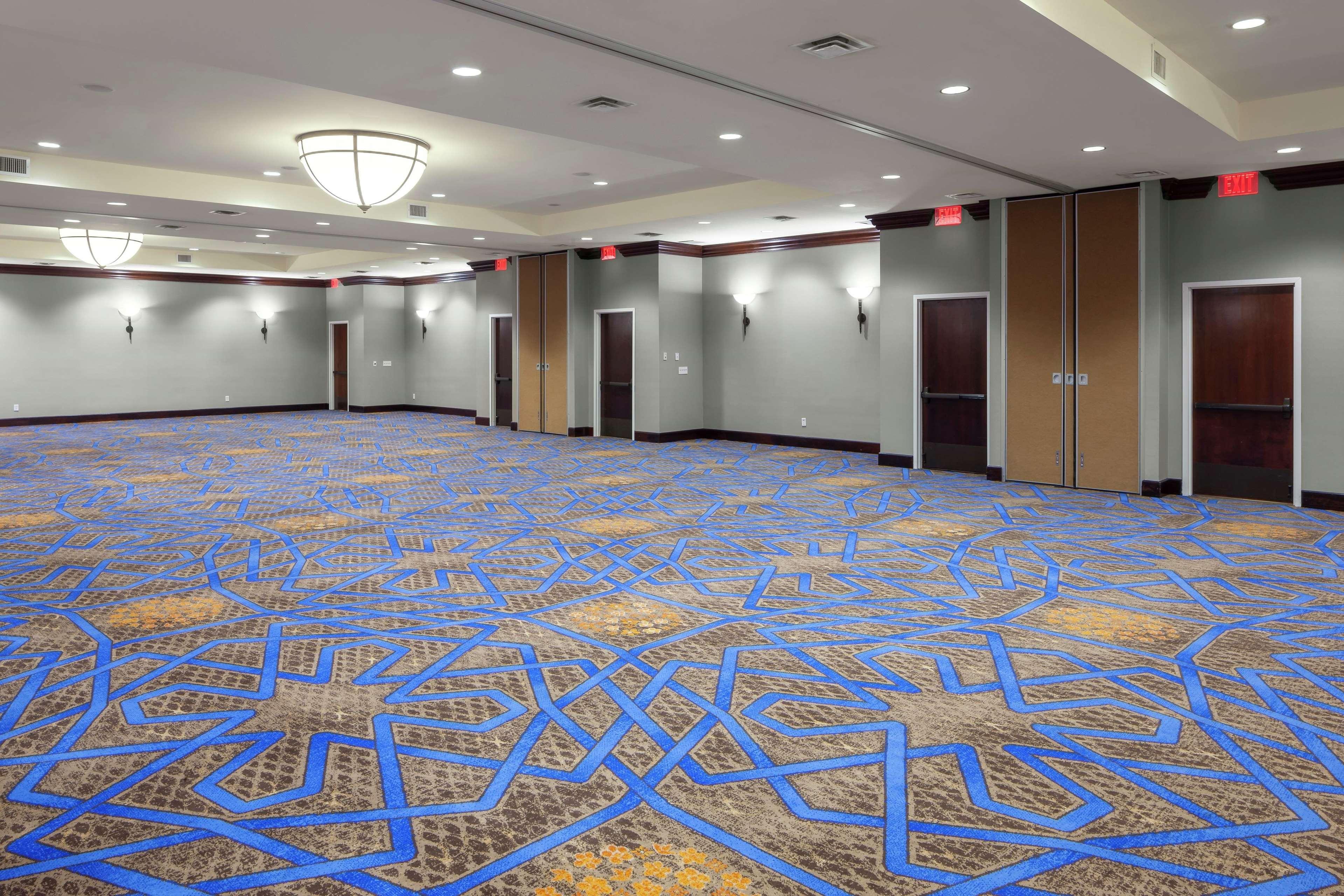 Hilton Hotel 3*