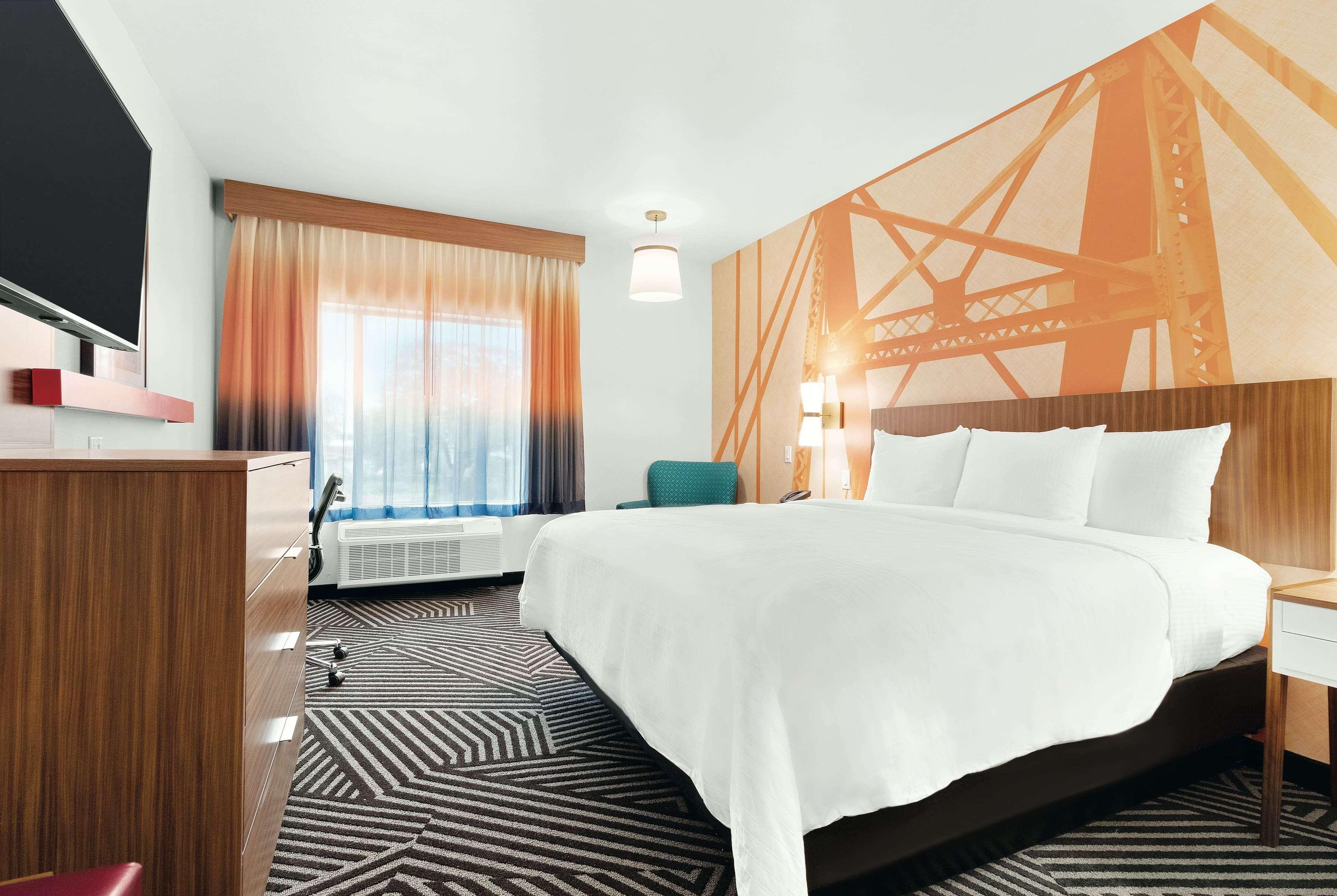 La Quinta By Wyndham Baylor Downtown 3*