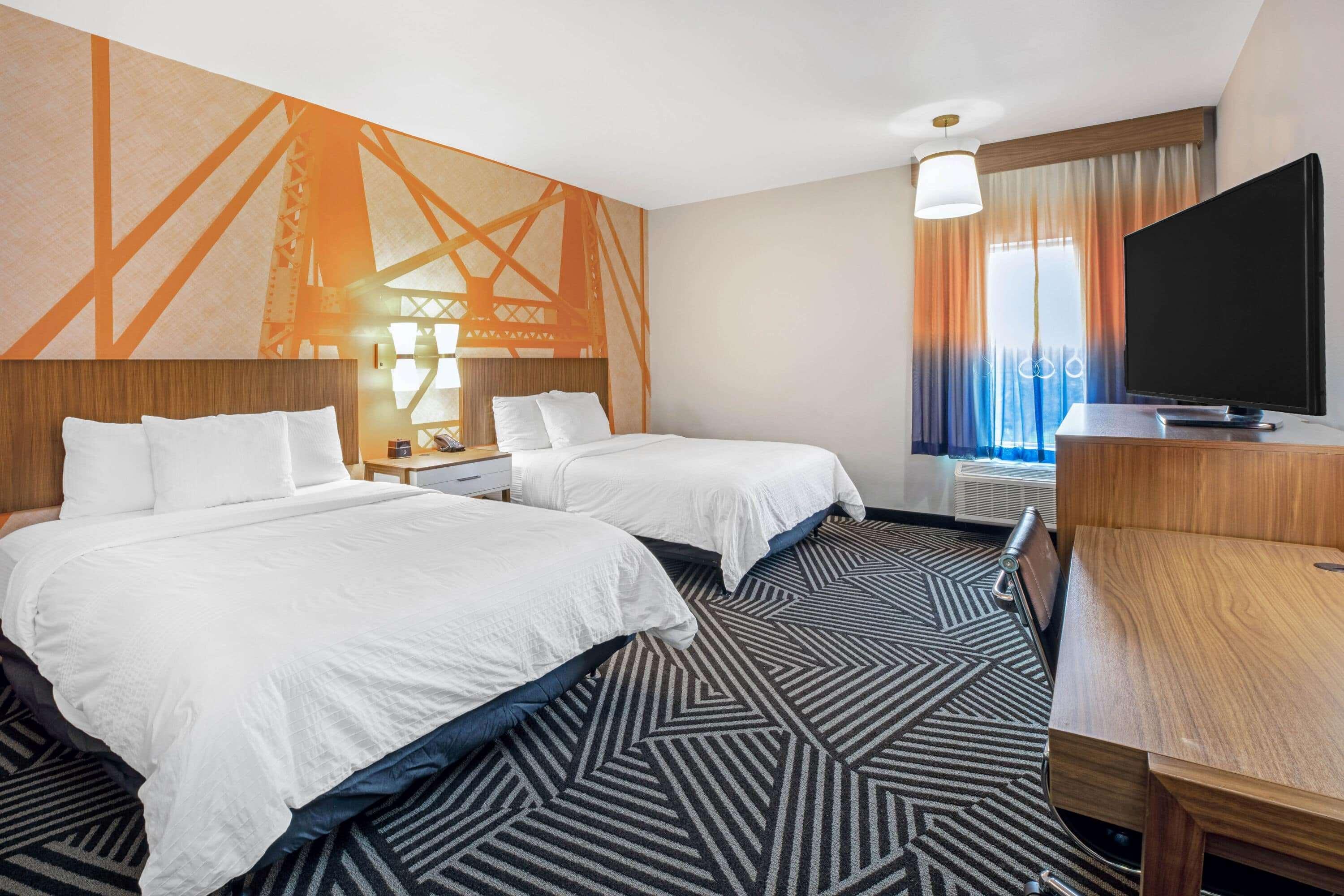 La Quinta By Wyndham Baylor Downtown
