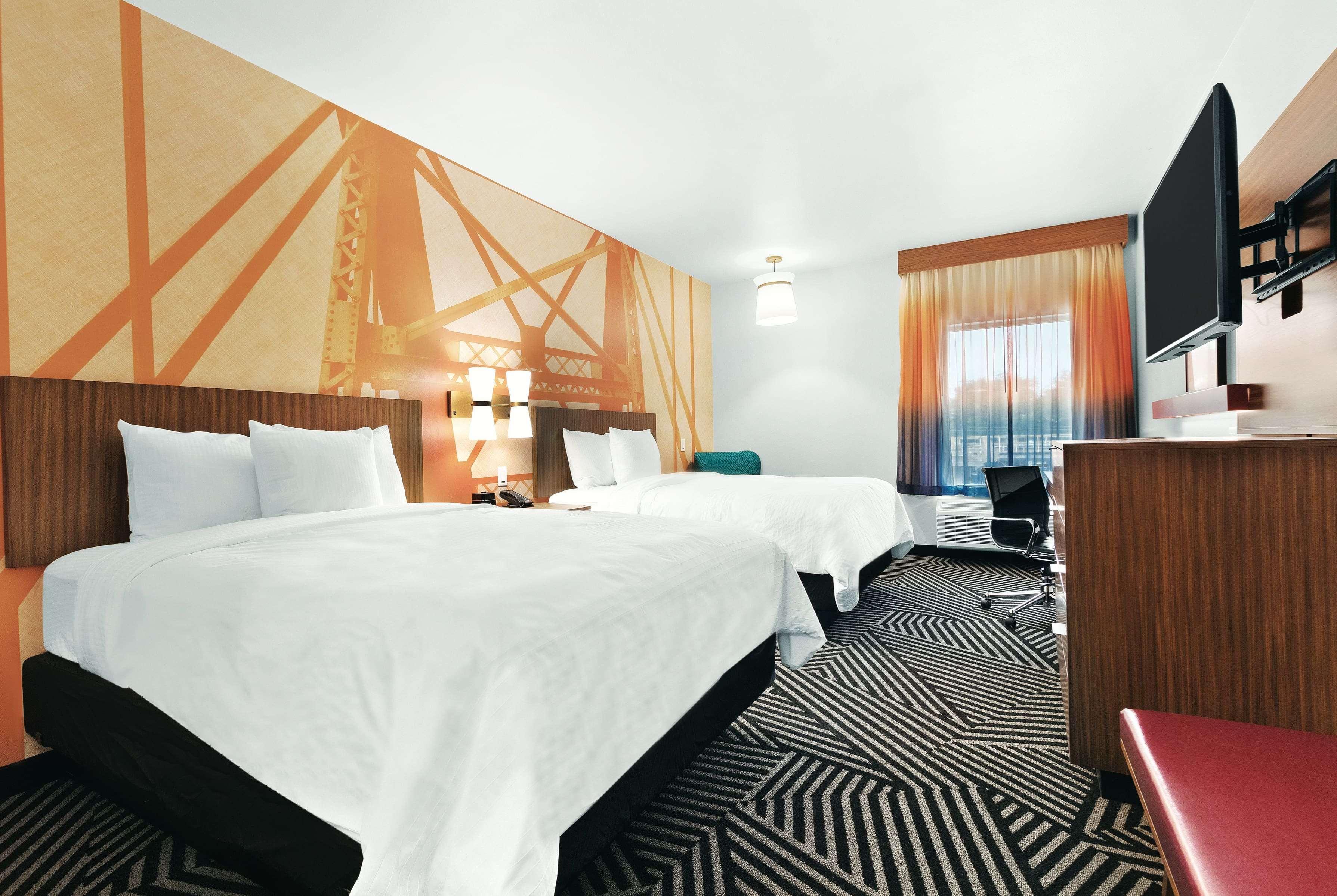 La Quinta By Wyndham Baylor Downtown