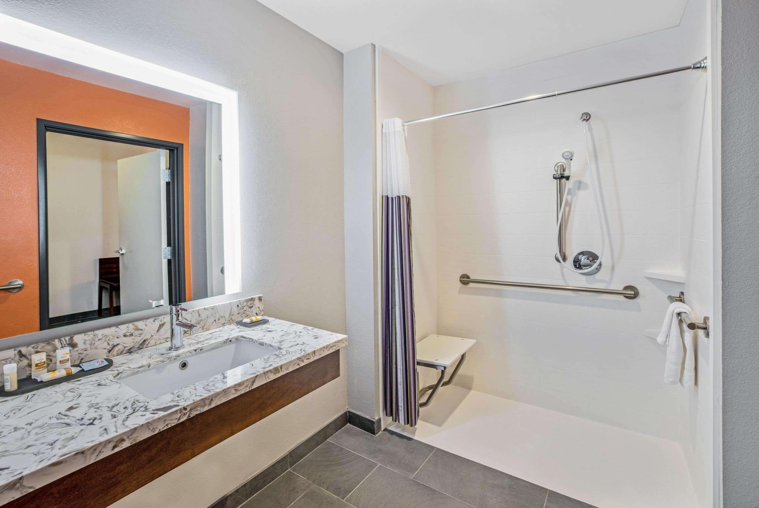 Hotel La Quinta By Wyndham Baylor Downtown