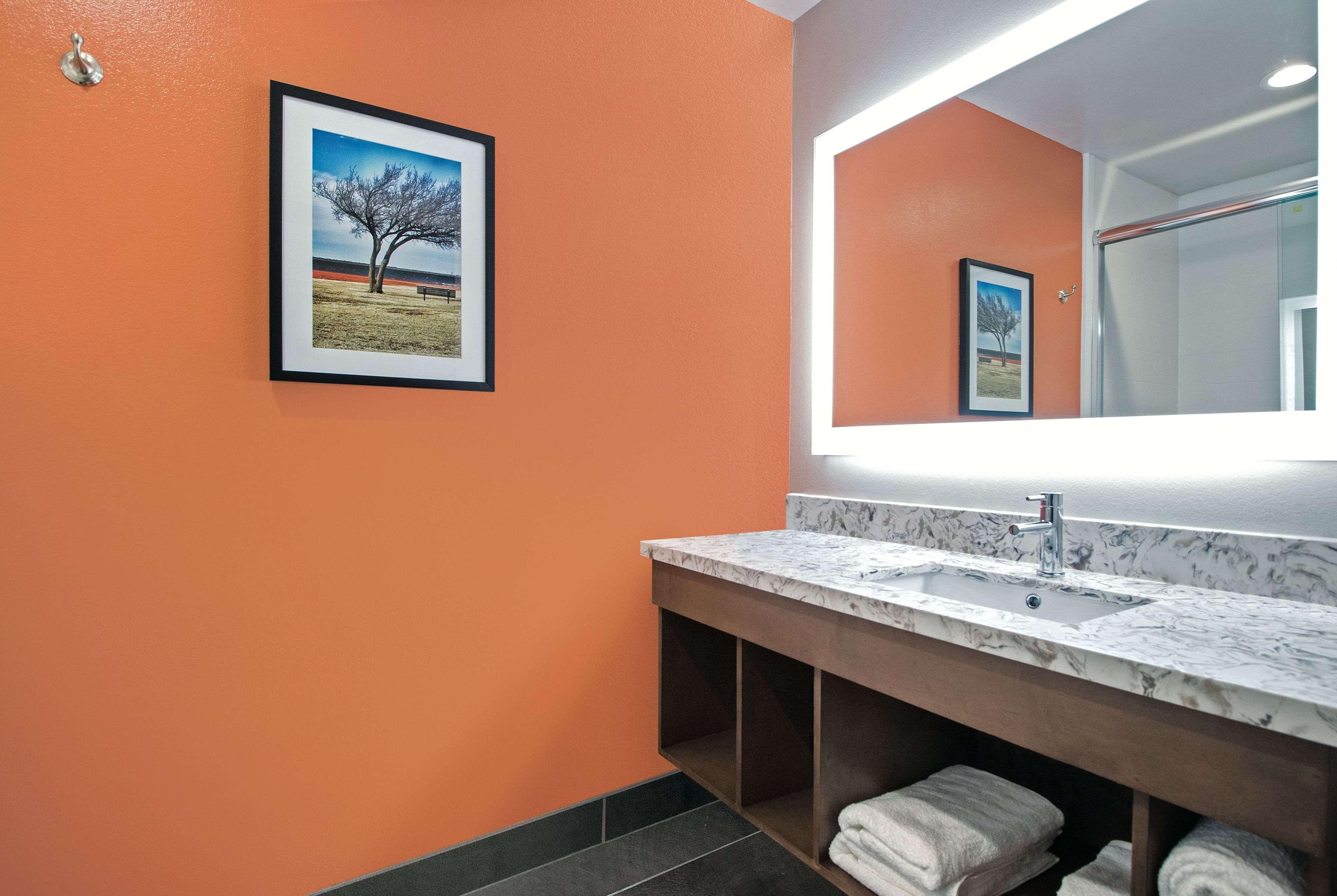 La Quinta By Wyndham Baylor Downtown 3*