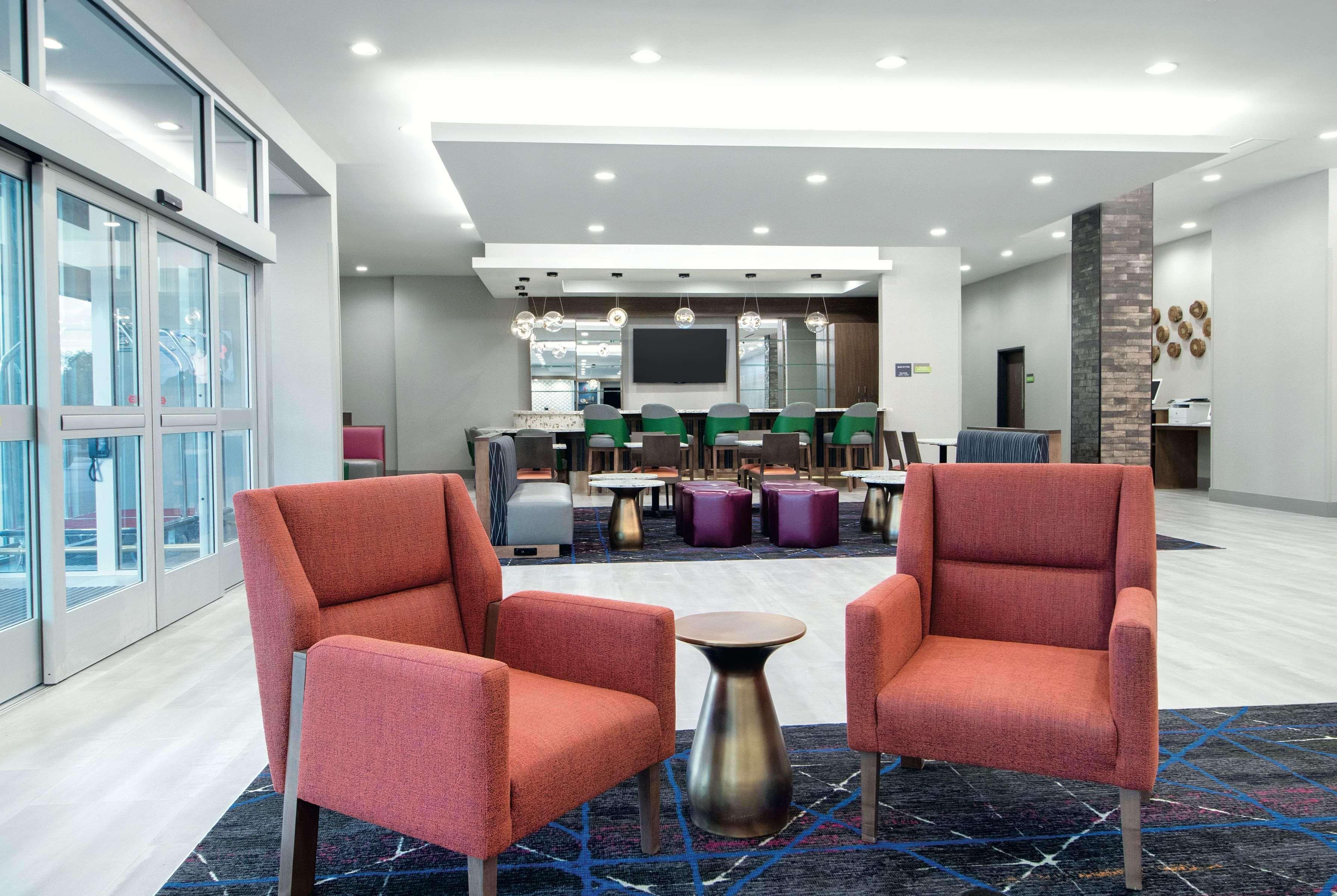 La Quinta By Wyndham Baylor Downtown Hotel