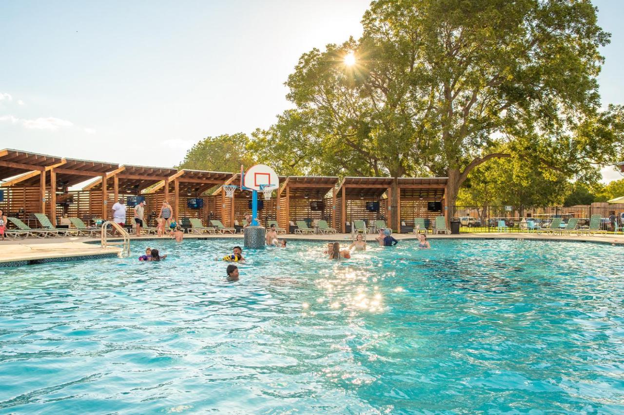 Camp Fimfo Holiday home Waco