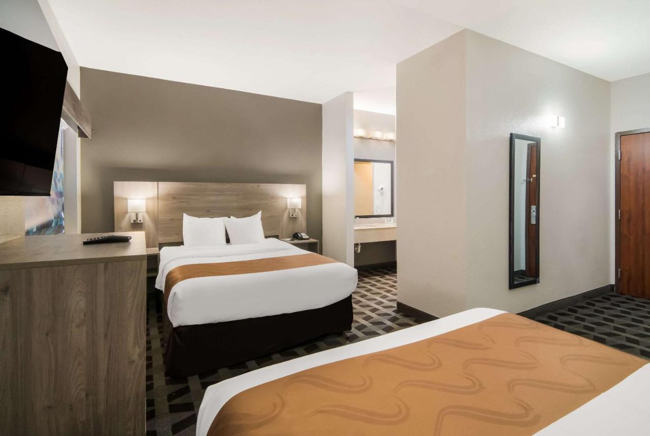 Hotel Quality & Waco