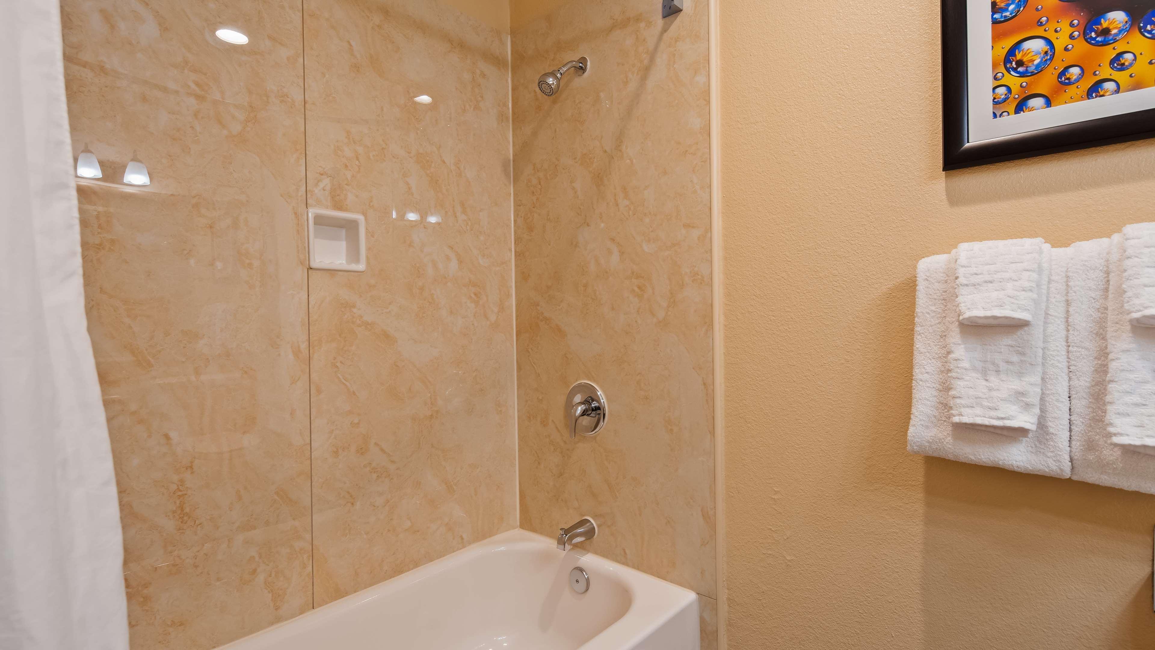 Western North Hotel 3*