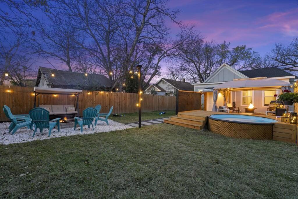 Cowboy Pool 2 Mins 2 Silos & Cameron Park Holiday home