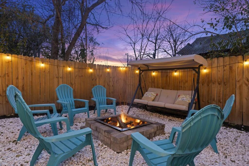 Holiday home Cowboy Pool 2 Mins 2 Silos & Cameron Park Waco