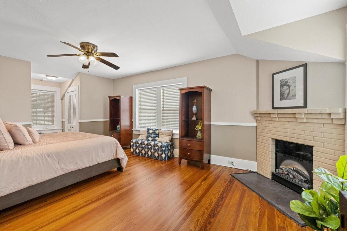 Carriage House In Downtown *
