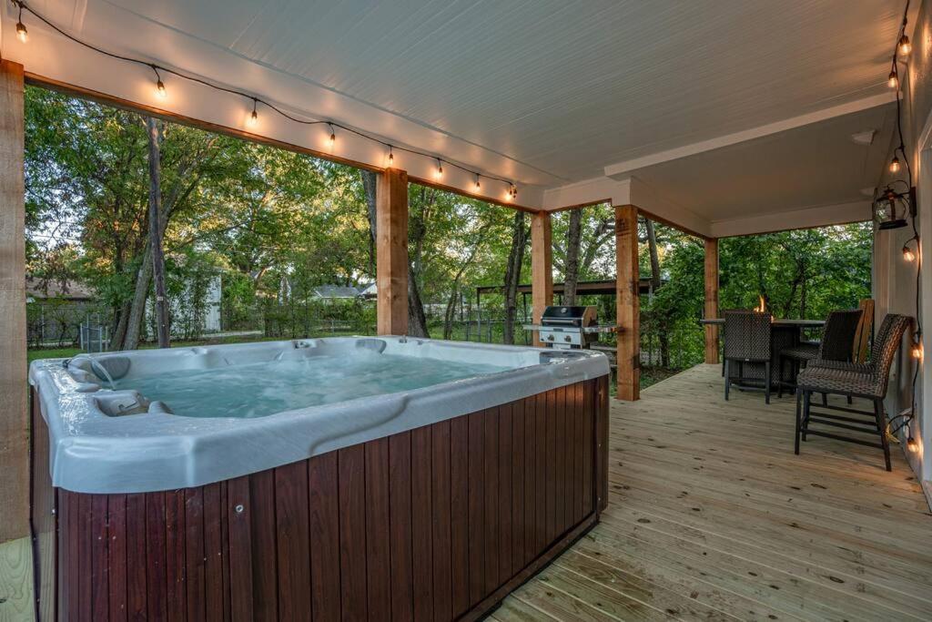 Charming Townhouse In Downtown Waco! *