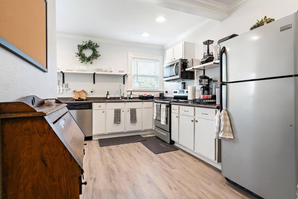 Charming Townhouse In Downtown Waco!