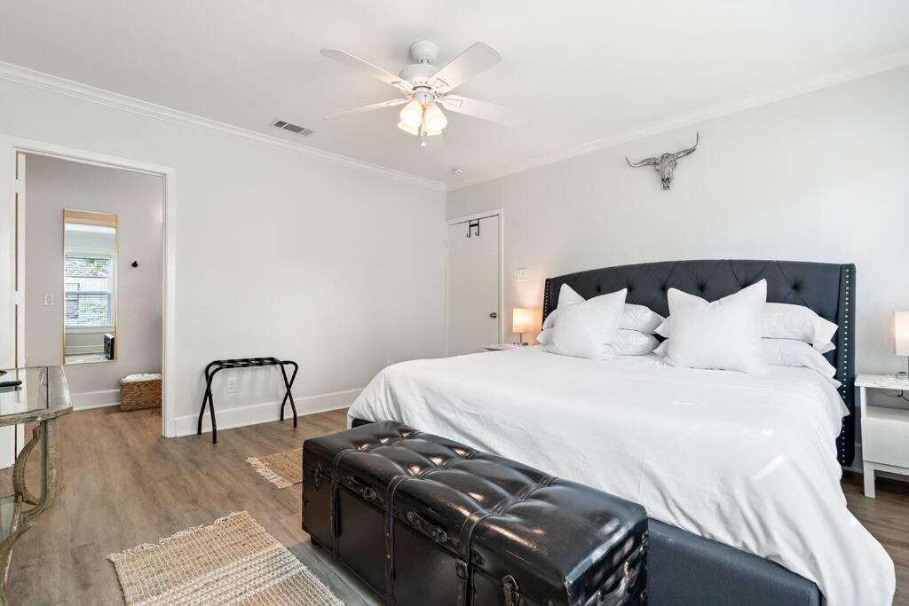 Holiday home Charming Townhouse In Downtown Waco! Waco