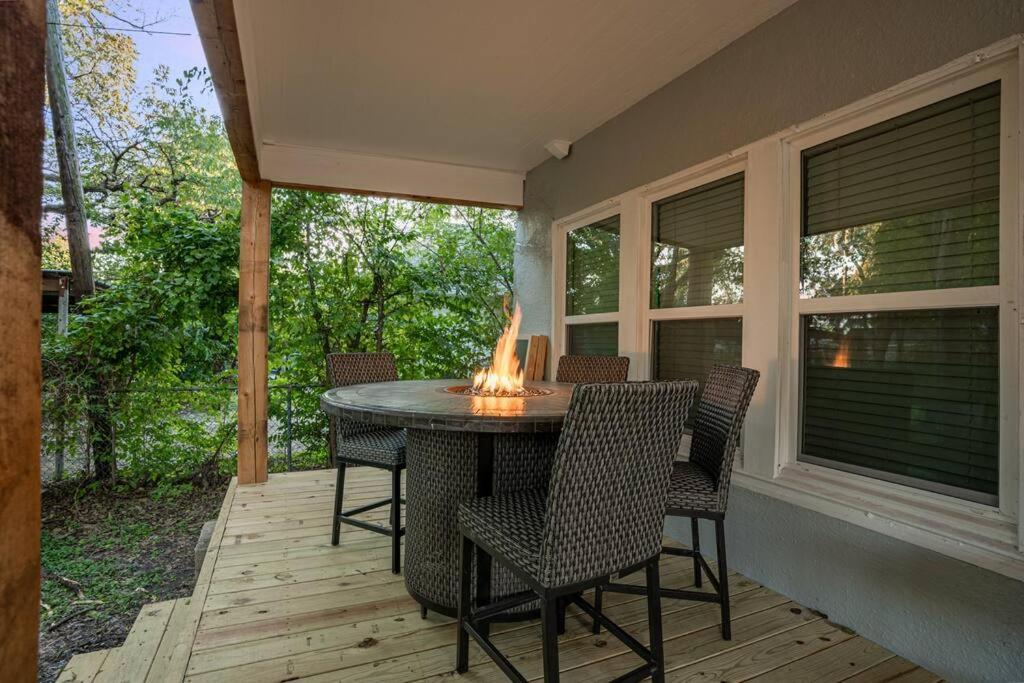 Charming Townhouse In Downtown Waco!