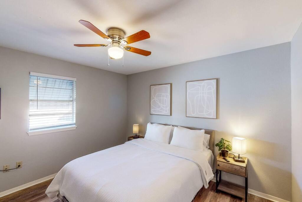 New Cozy 10 Min To Magnolia And Baylor Holiday home *