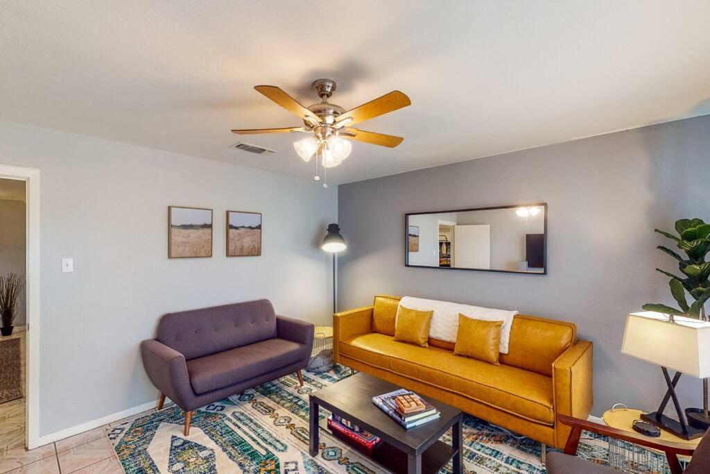 New Cozy 10 Min To Magnolia And Baylor Holiday home