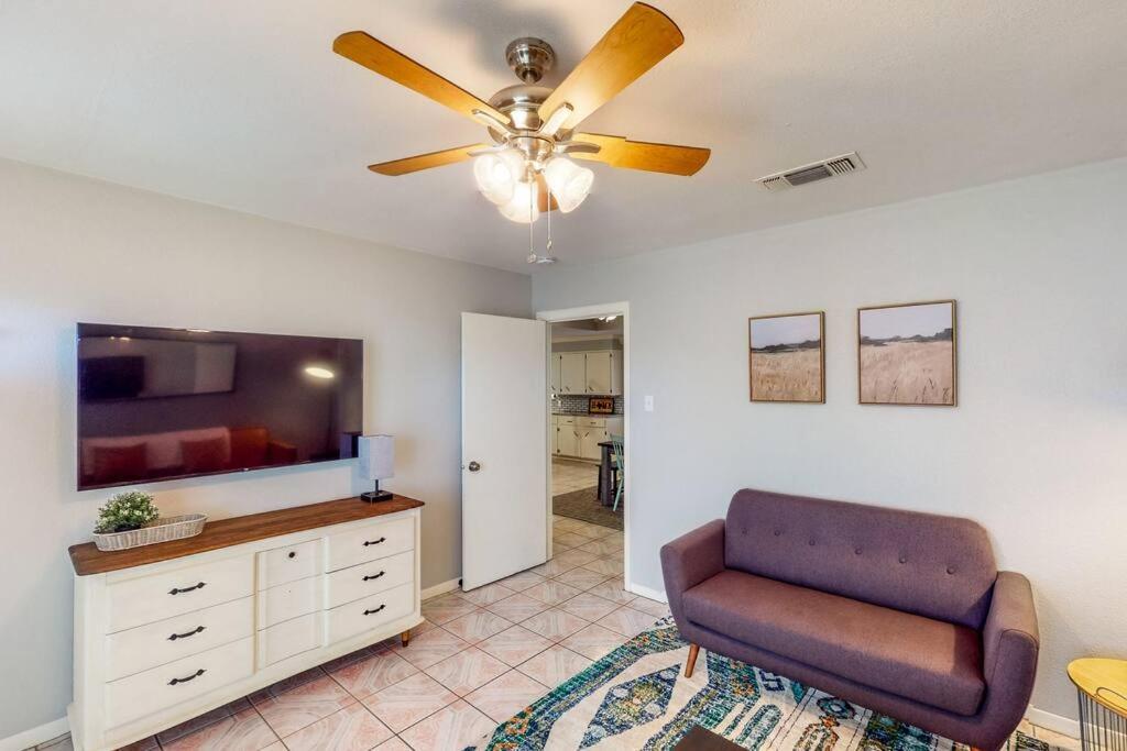 Holiday home New Cozy 10 Min To Magnolia And Baylor *