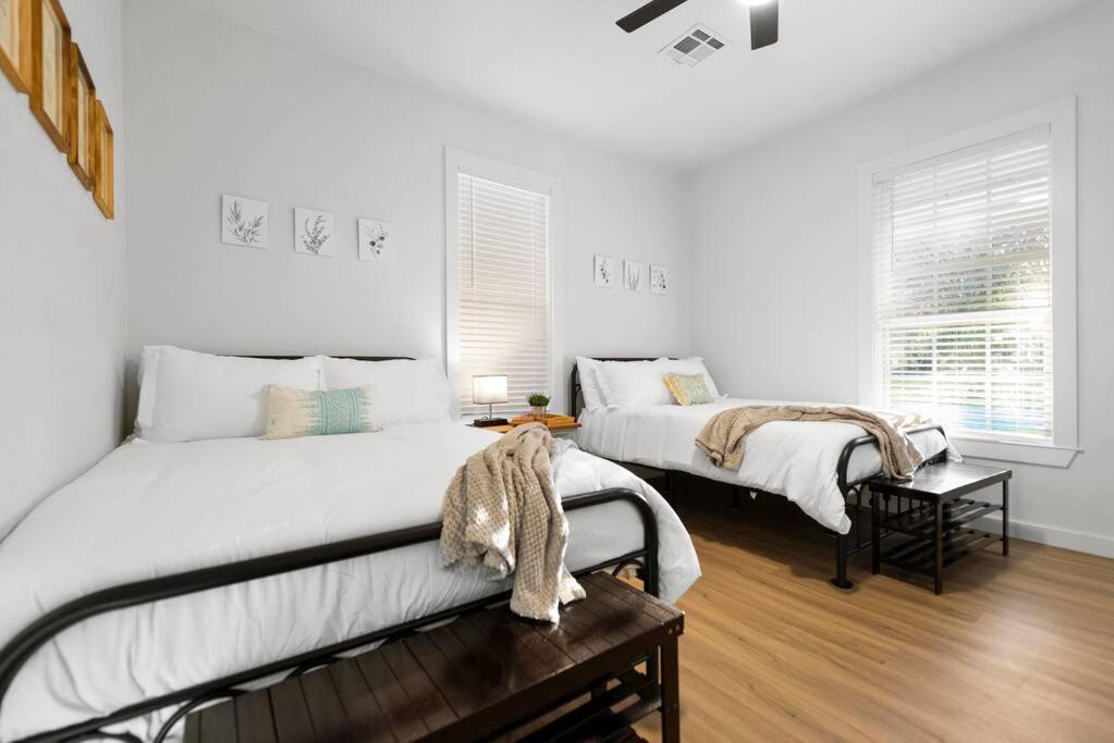 Holiday home New Charming 2-bedroom Minutes To Downtown Waco