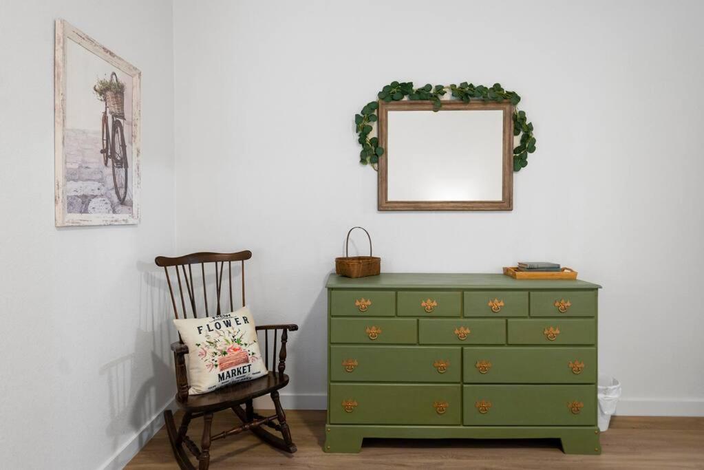 Holiday home New Charming 2-bedroom Minutes To Downtown Waco