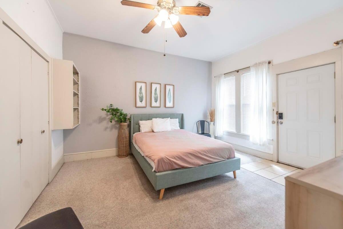 New Gathering Place On Columbus Holiday home