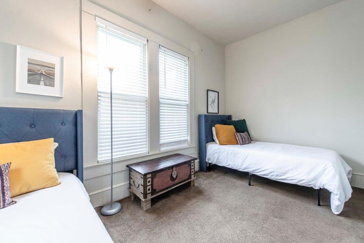 New Gathering Place On Columbus Holiday home